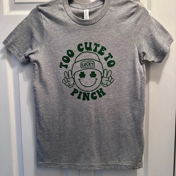 Bella Canvas Other - Gray Kids Shirt with Green Glitter St. Patrick’s Day “Too Cute To Pinch” Tee